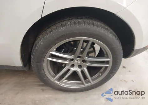 2019 Porsche Macan z USA, uszkodzony, nr VIN WP1AA2A55KLB02465